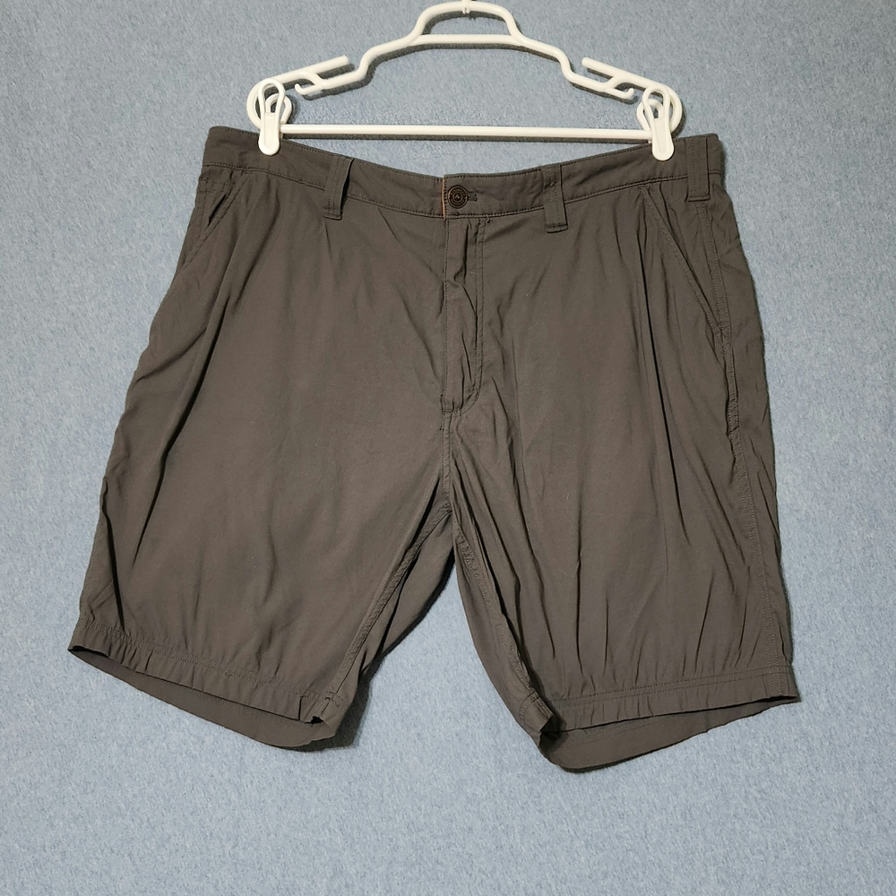 Ridgecut Toughwear gray shorts. Size 40